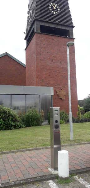 Foto von der Etelser Ladesäule für Elektrofahrzeuge